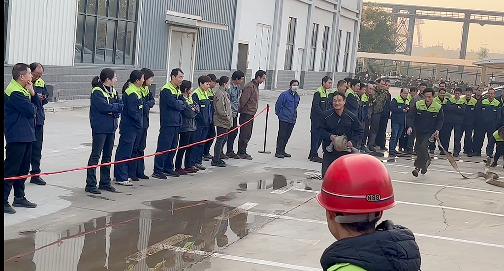 【應(yīng)急演練】消防三人兩帶大比拼，實(shí)戰(zhàn)演練爭(zhēng)分秒