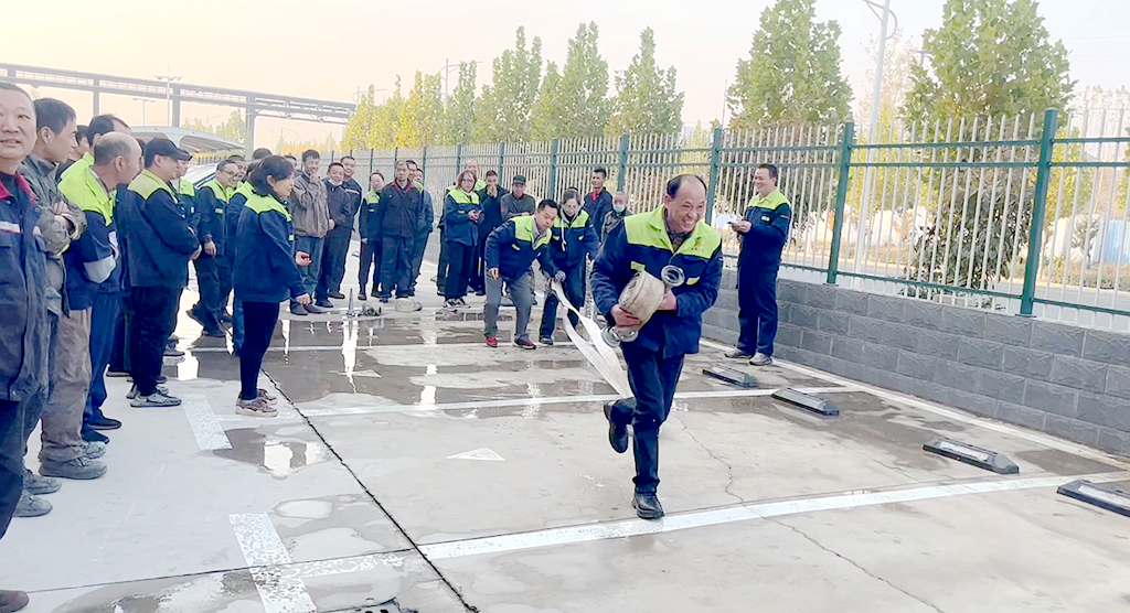 【應(yīng)急演練】消防三人兩帶大比拼，實(shí)戰(zhàn)演練爭(zhēng)分秒