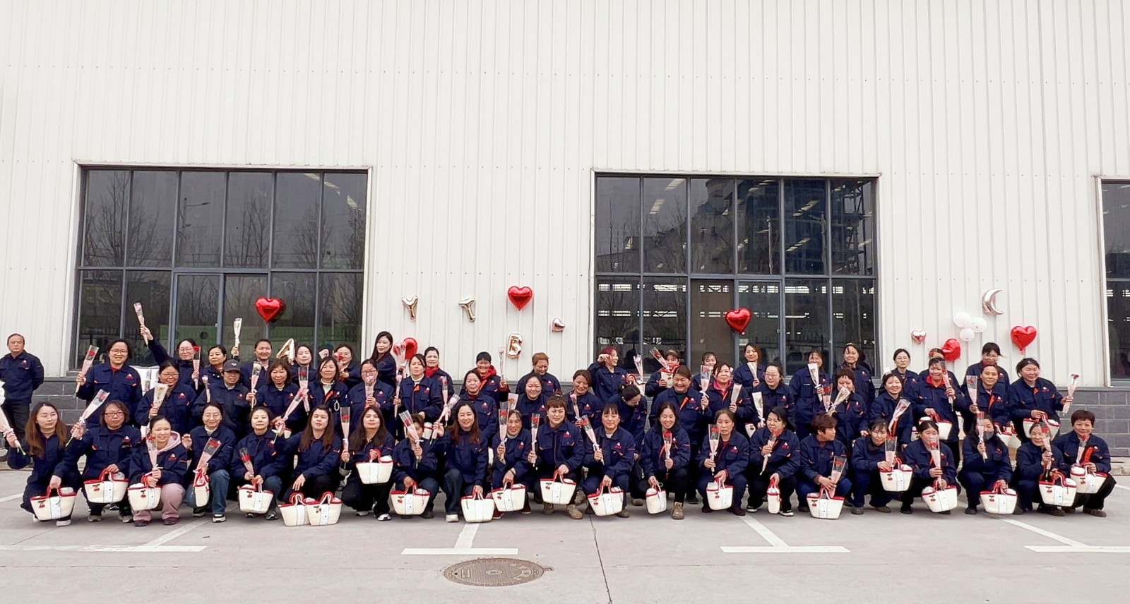 巾幗綻芳華，共慶三八節(jié)